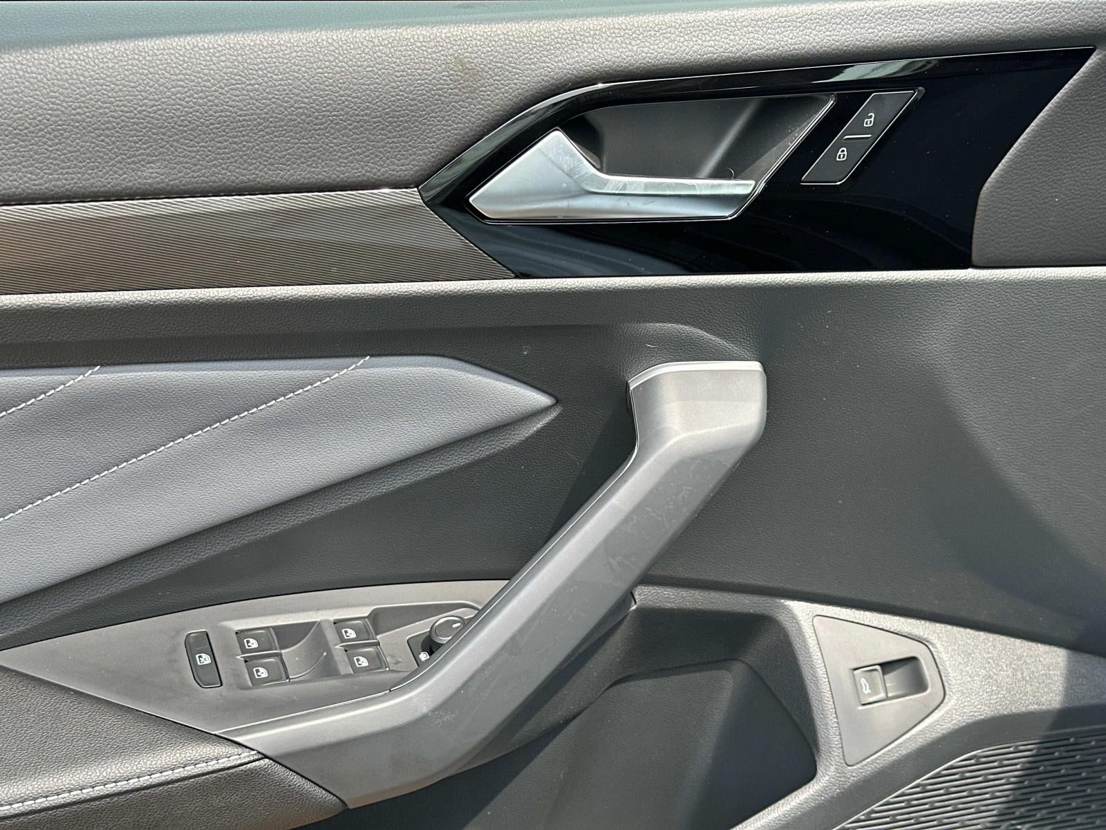 2025 Volkswagen Jetta SEL Auto