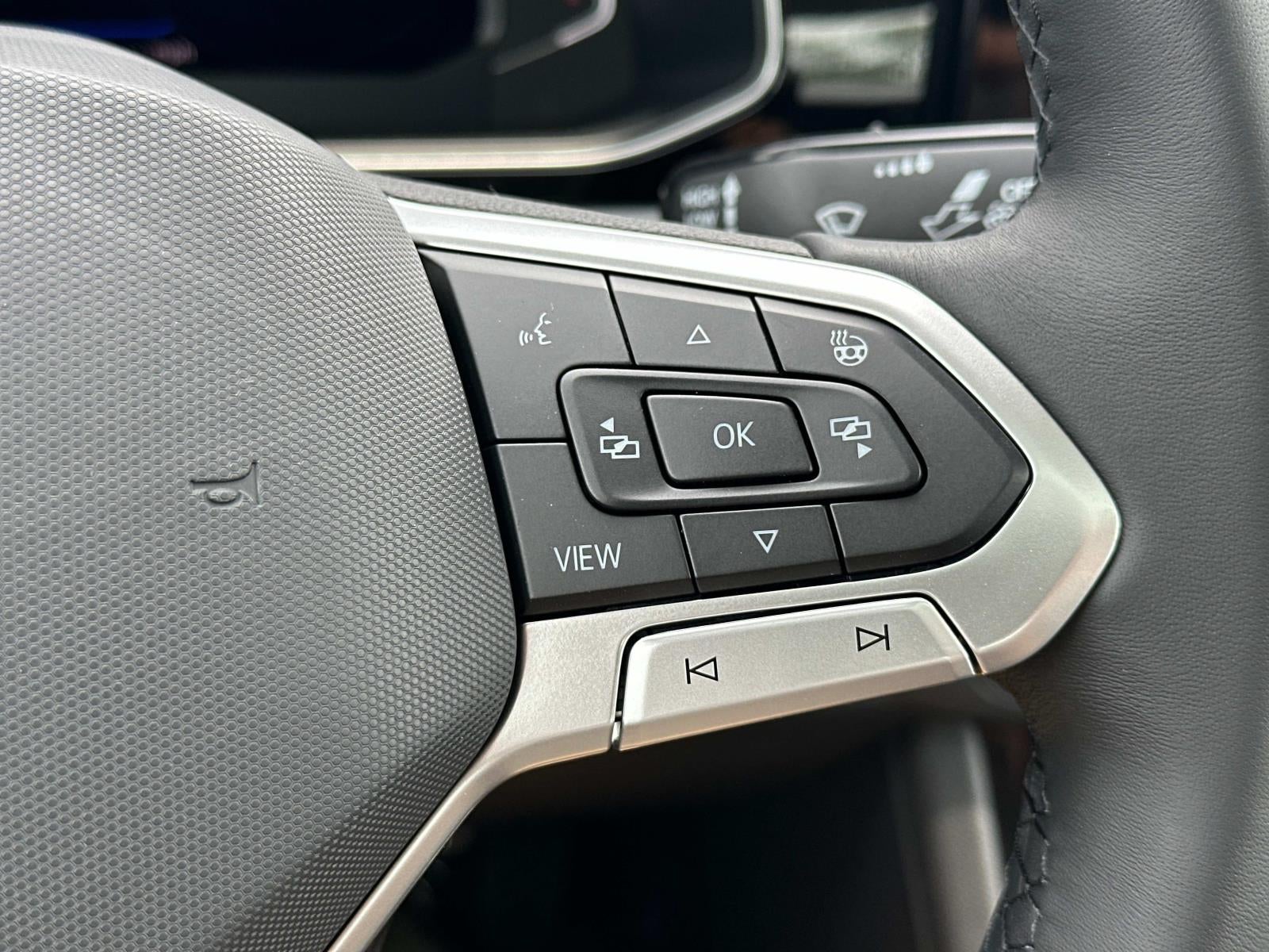 2025 Volkswagen Jetta SEL Auto