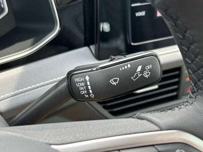 2025 Volkswagen Jetta SEL Auto