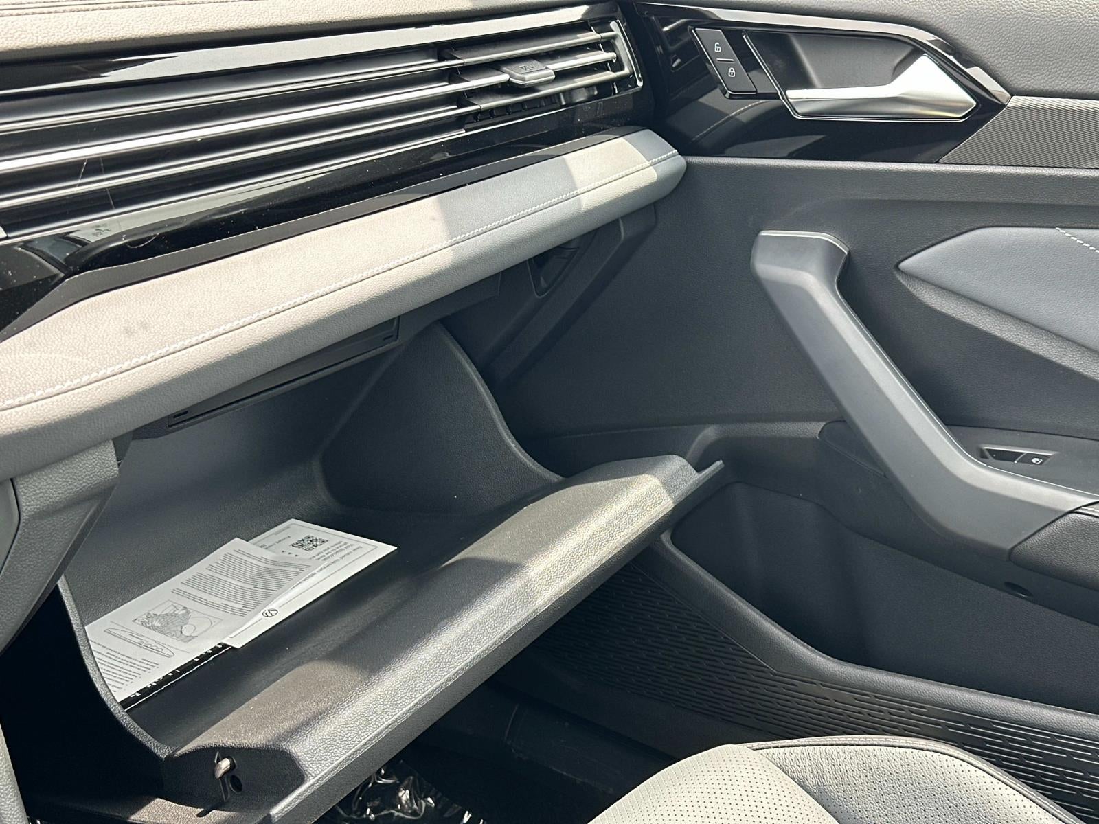 2025 Volkswagen Jetta SEL Auto