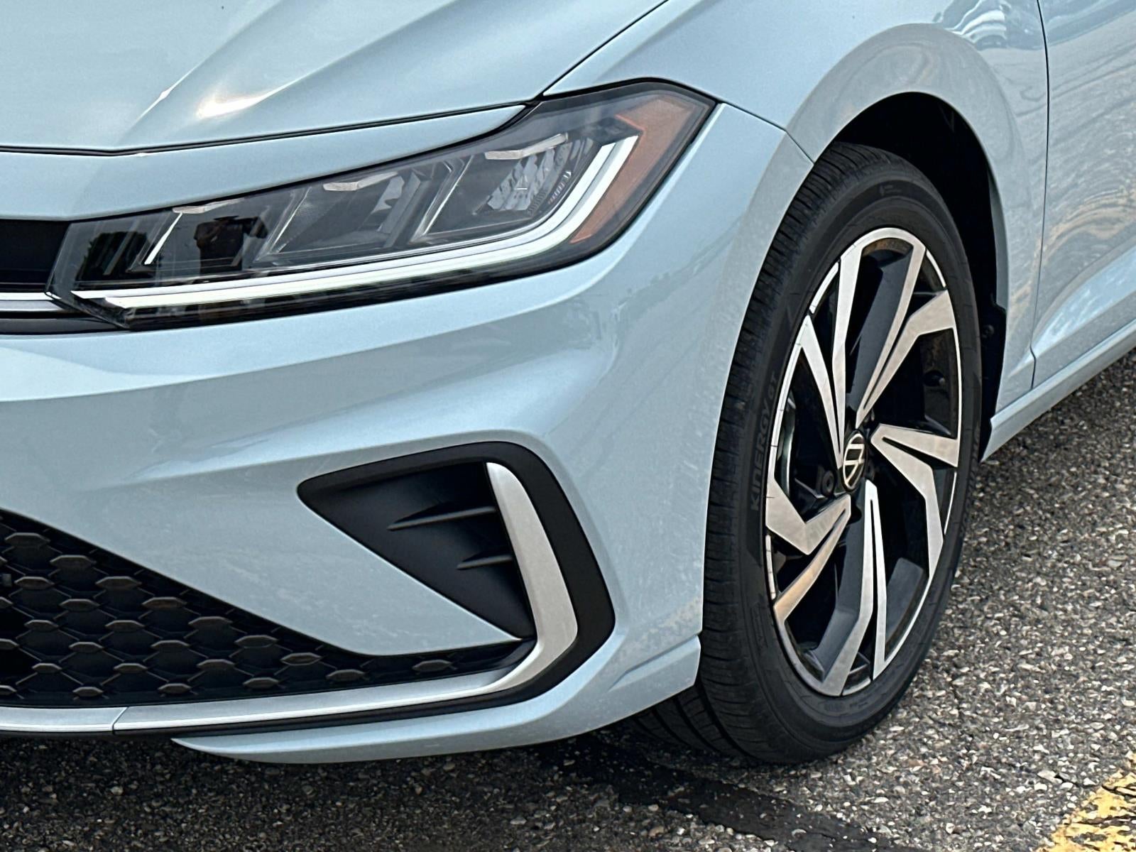 2025 Volkswagen Jetta SEL Auto