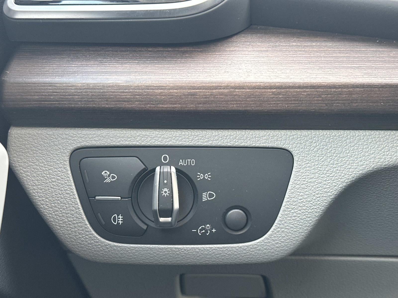 2024 Audi Q5 Premium 40 TFSI quattro