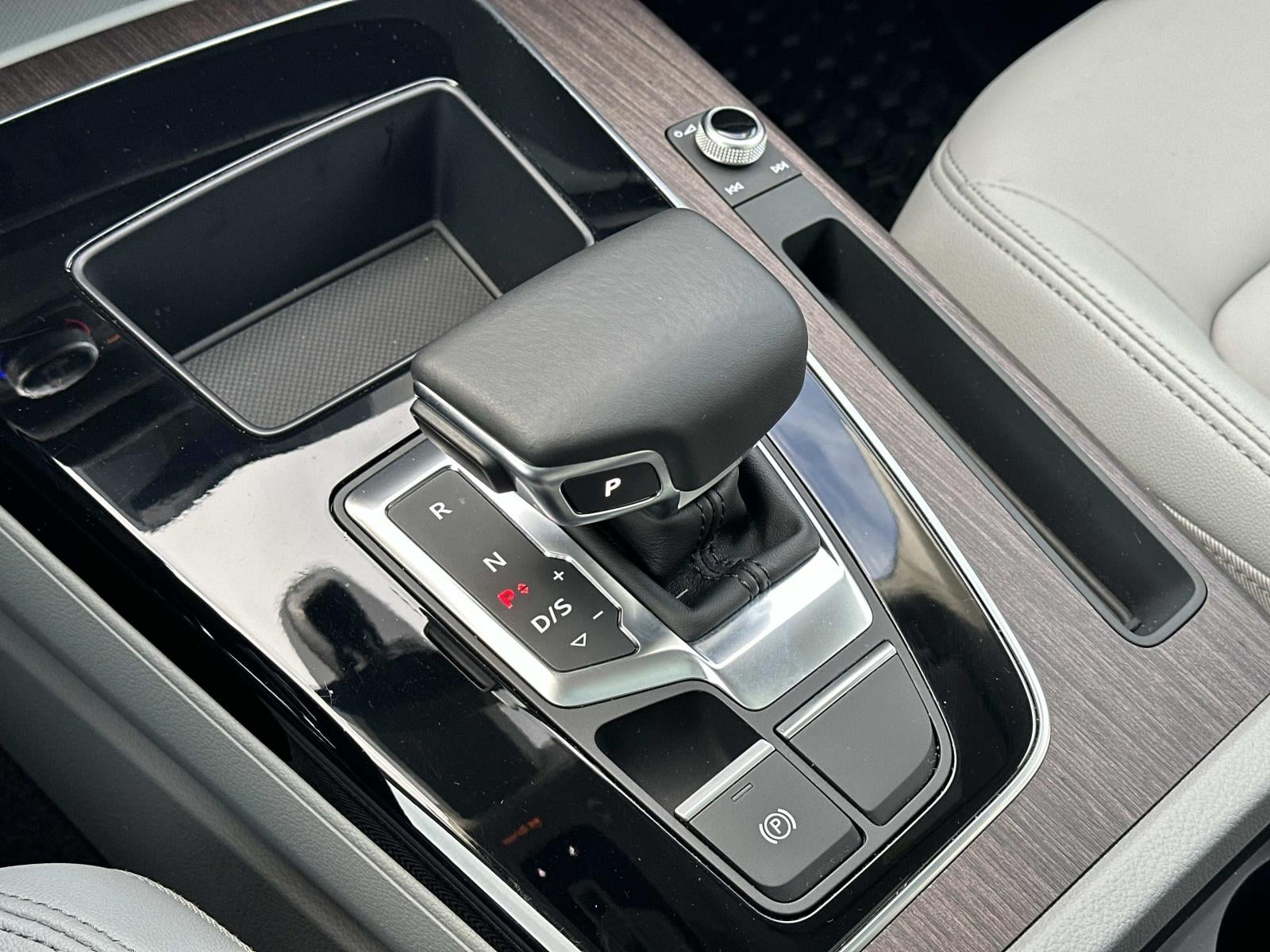 2024 Audi Q5 Premium 40 TFSI quattro