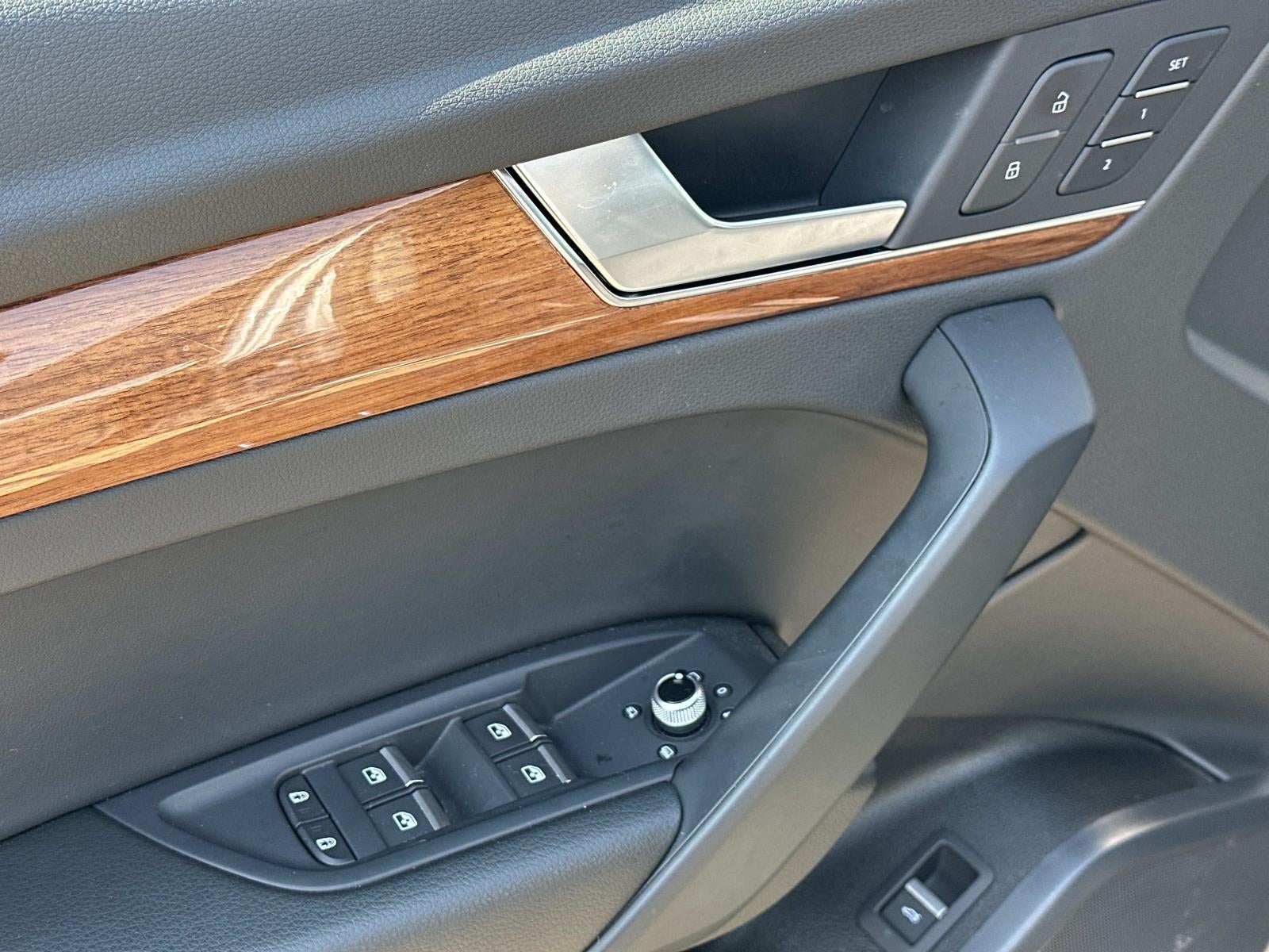 2023 Audi Q5 Premium 40 TFSI quattro