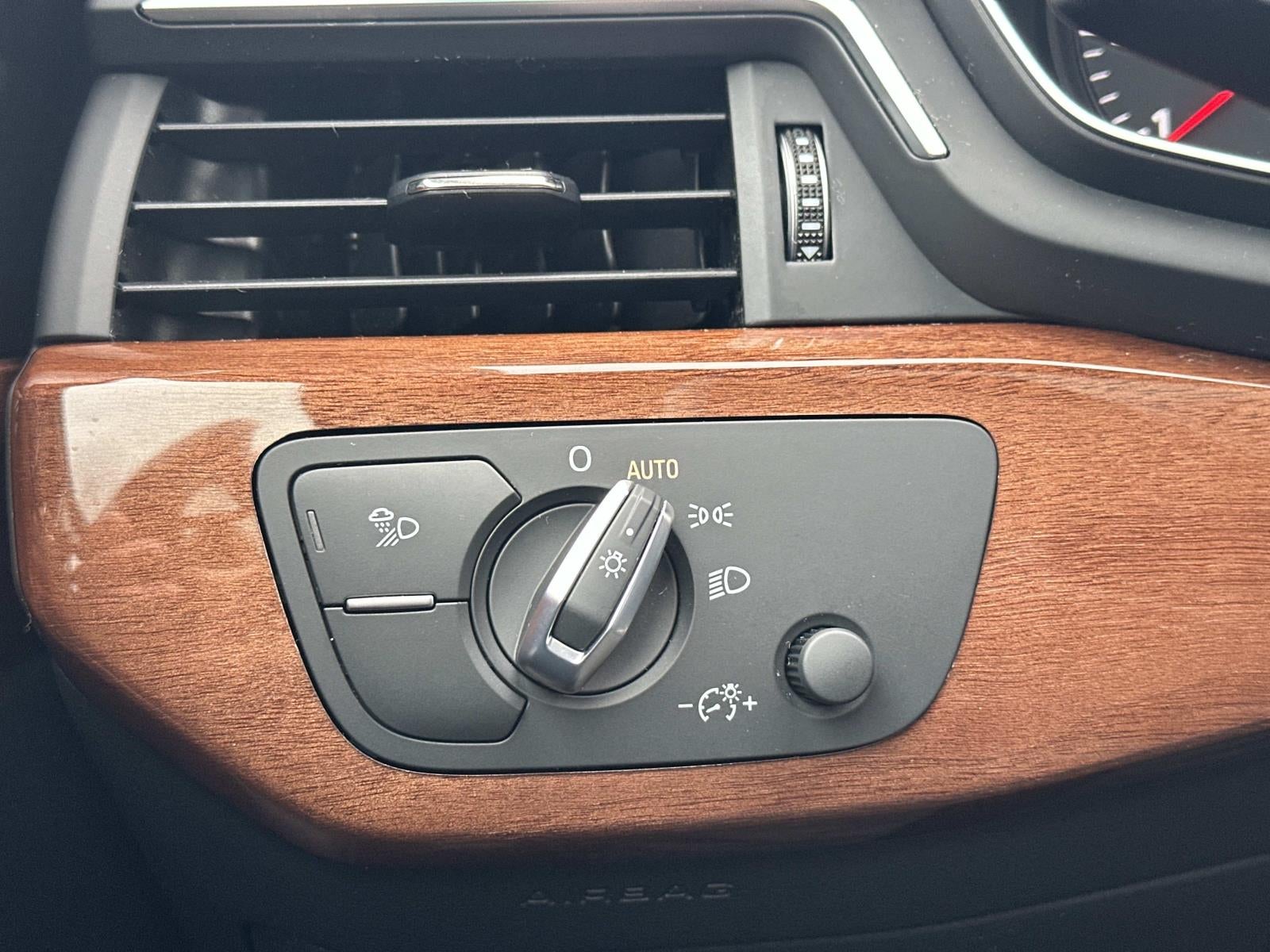 2023 Audi A4 Sedan Premium 40 TFSI quattro