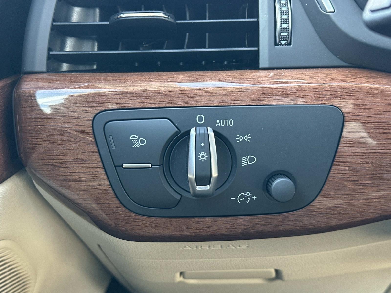 2023 Audi A4 Sedan Premium Plus 40 TFSI quattro