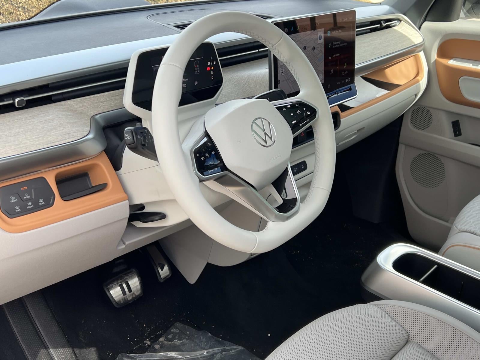 2025 Volkswagen ID. Buzz Pro S Plus 4MOTION w/Two-Tone