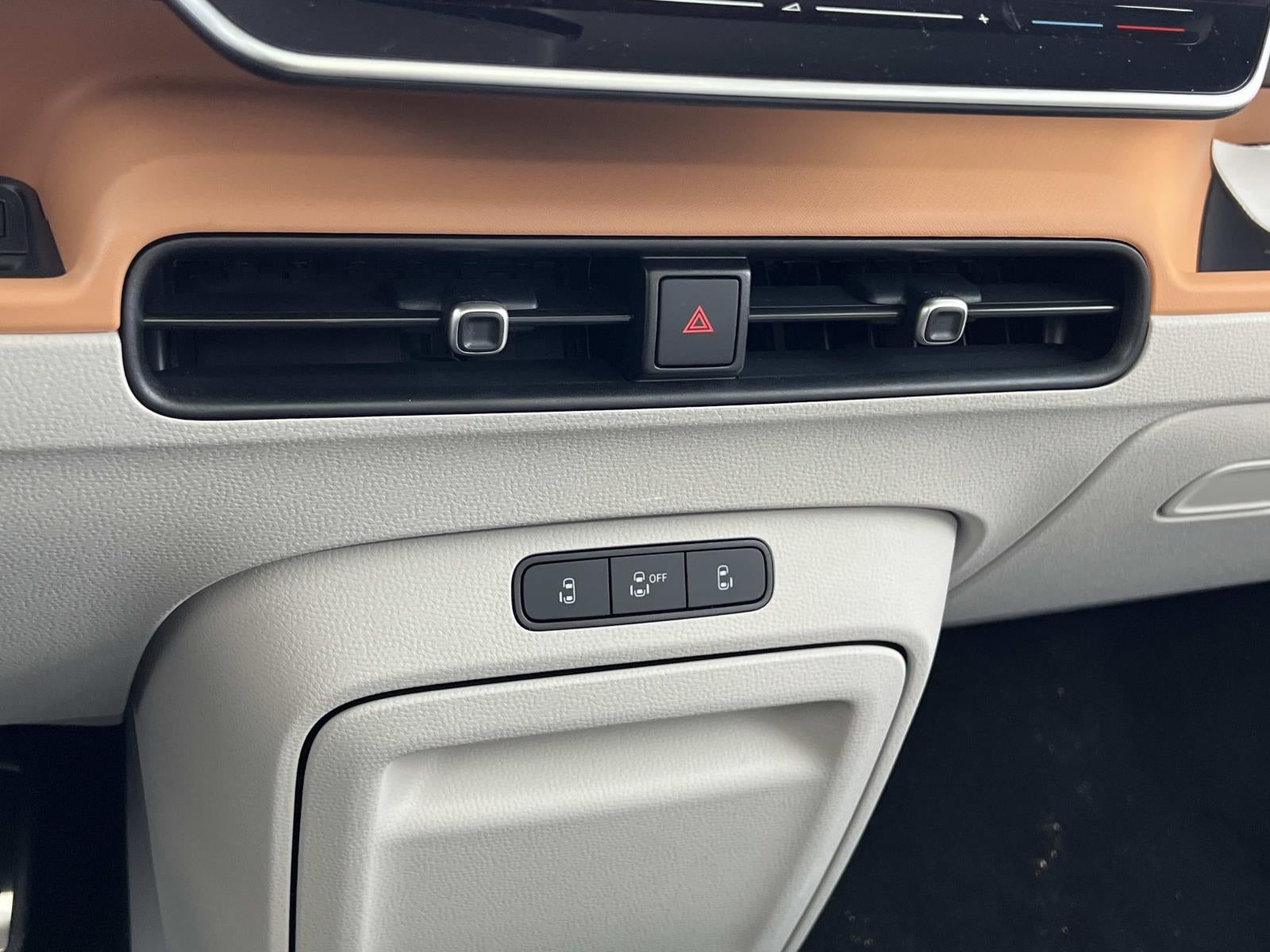 2025 Volkswagen ID. Buzz Pro S Plus 4MOTION w/Two-Tone