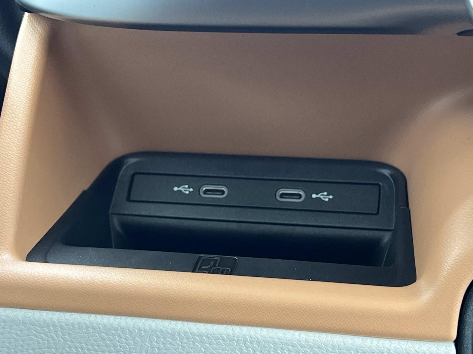 2025 Volkswagen ID. Buzz Pro S Plus 4MOTION w/Two-Tone