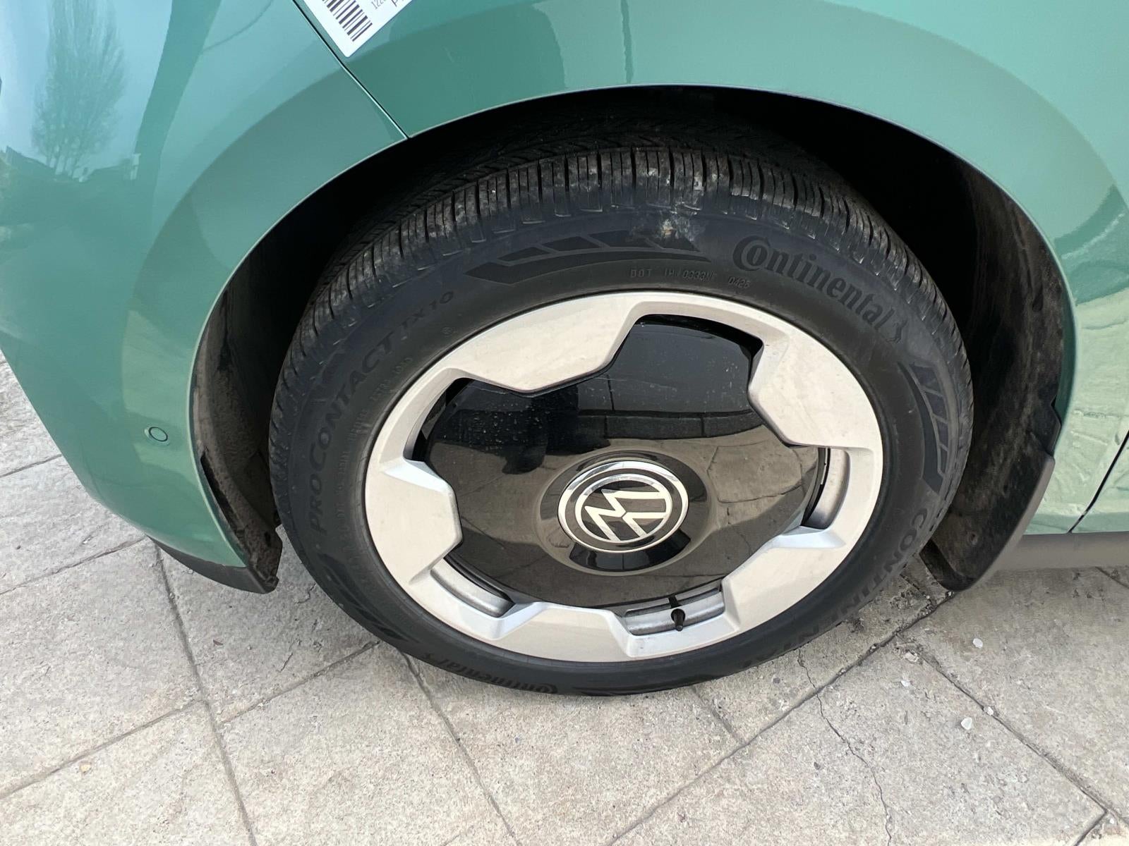 2025 Volkswagen ID. Buzz Pro S Plus 4MOTION w/Two-Tone