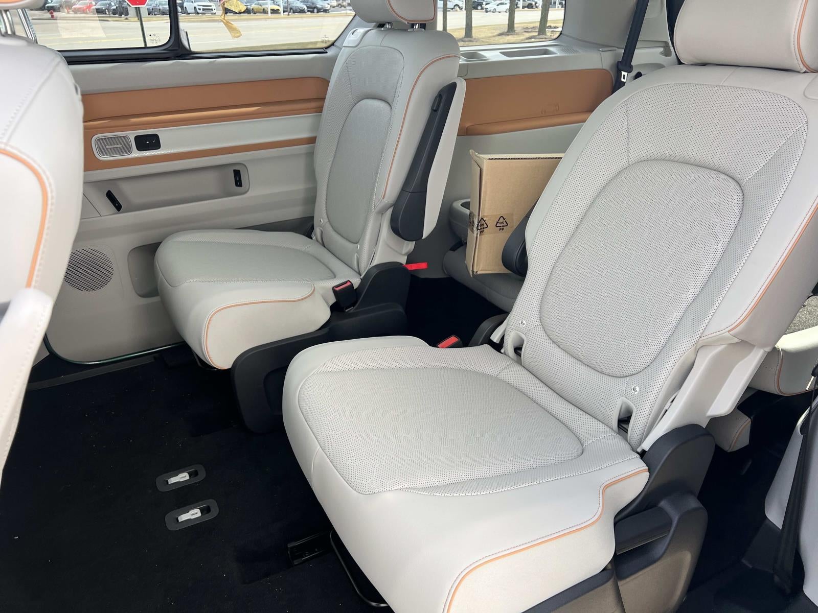 2025 Volkswagen ID. Buzz Pro S Plus 4MOTION w/Two-Tone