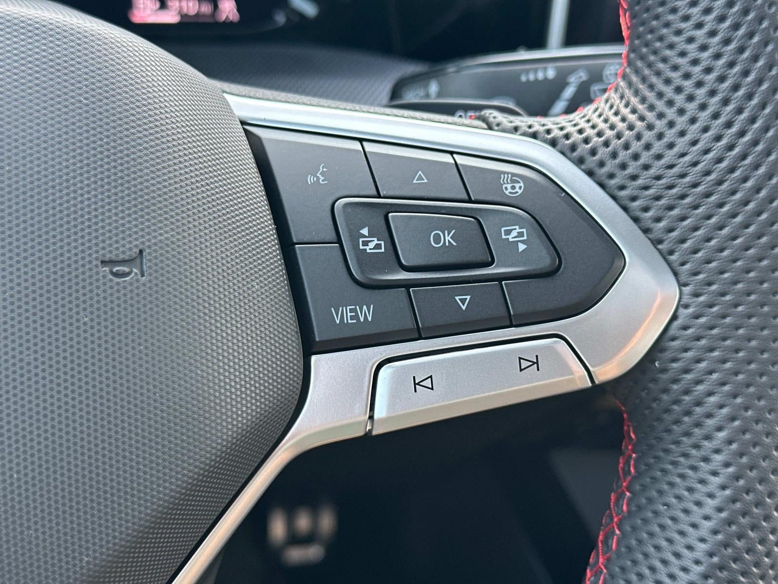 2025 Volkswagen Golf GTI 2.0T SE DSG