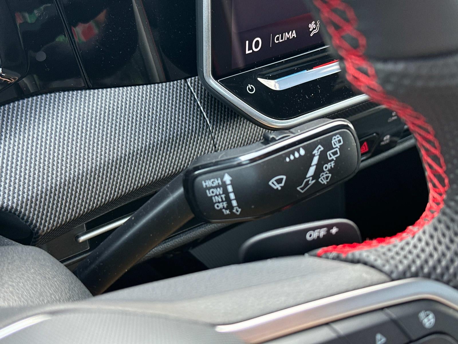 2025 Volkswagen Golf GTI 2.0T SE DSG