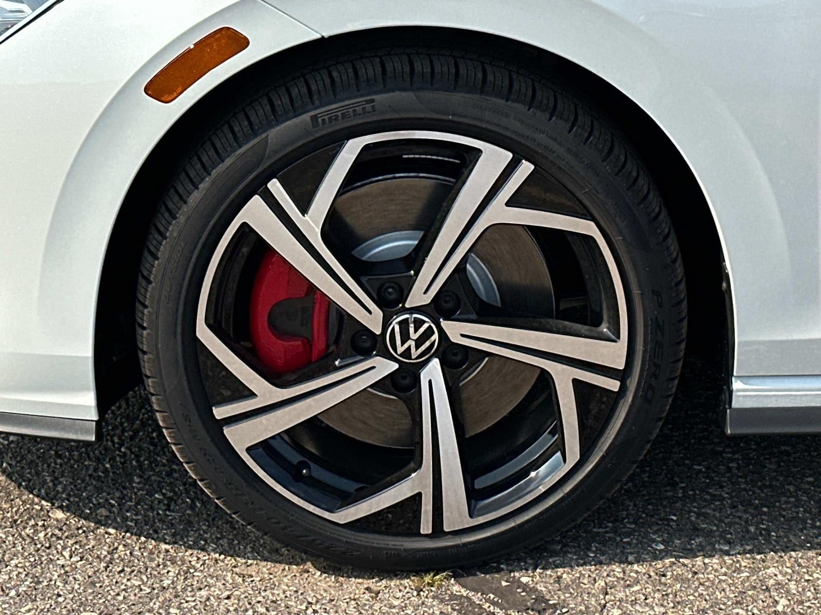 2025 Volkswagen Golf GTI 2.0T SE DSG