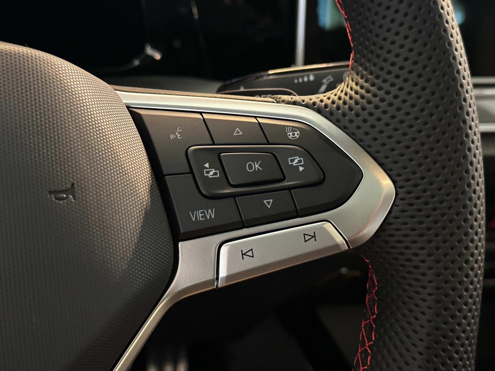 2025 Volkswagen Golf GTI 2.0T SE DSG