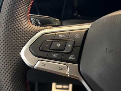 2025 Volkswagen Golf GTI 2.0T SE DSG