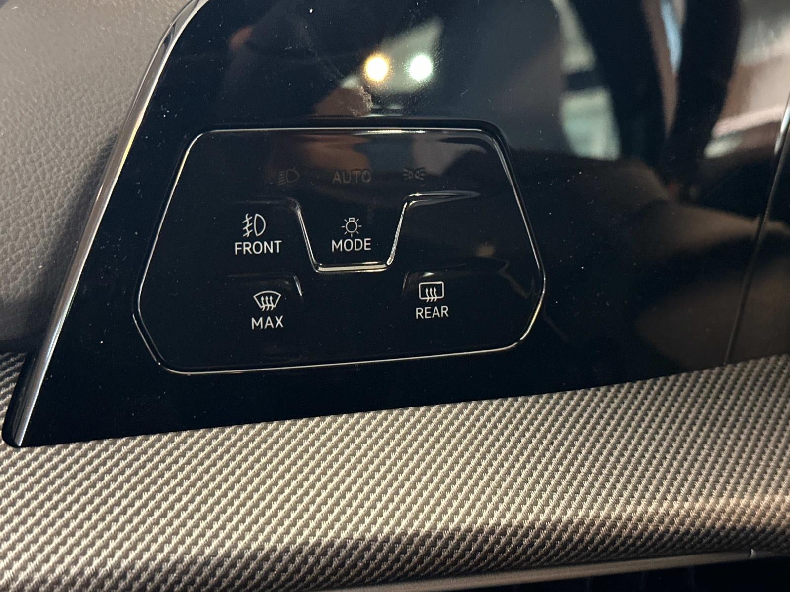 2025 Volkswagen Golf GTI 2.0T SE DSG