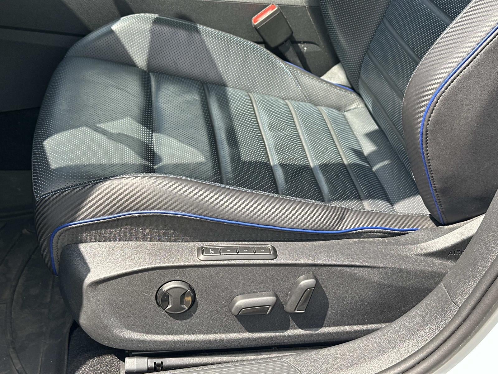 2022 Volkswagen Golf R 2.0T Manual