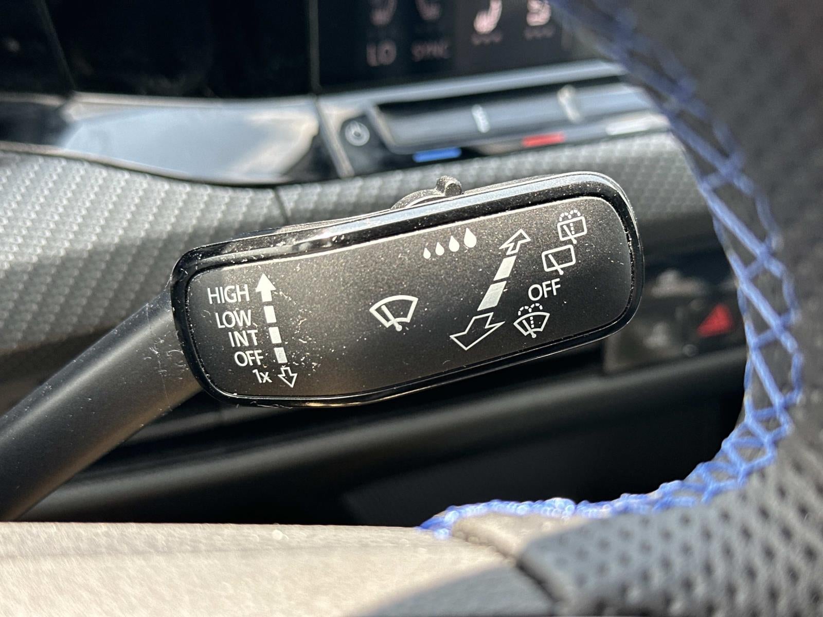 2022 Volkswagen Golf R 2.0T Manual