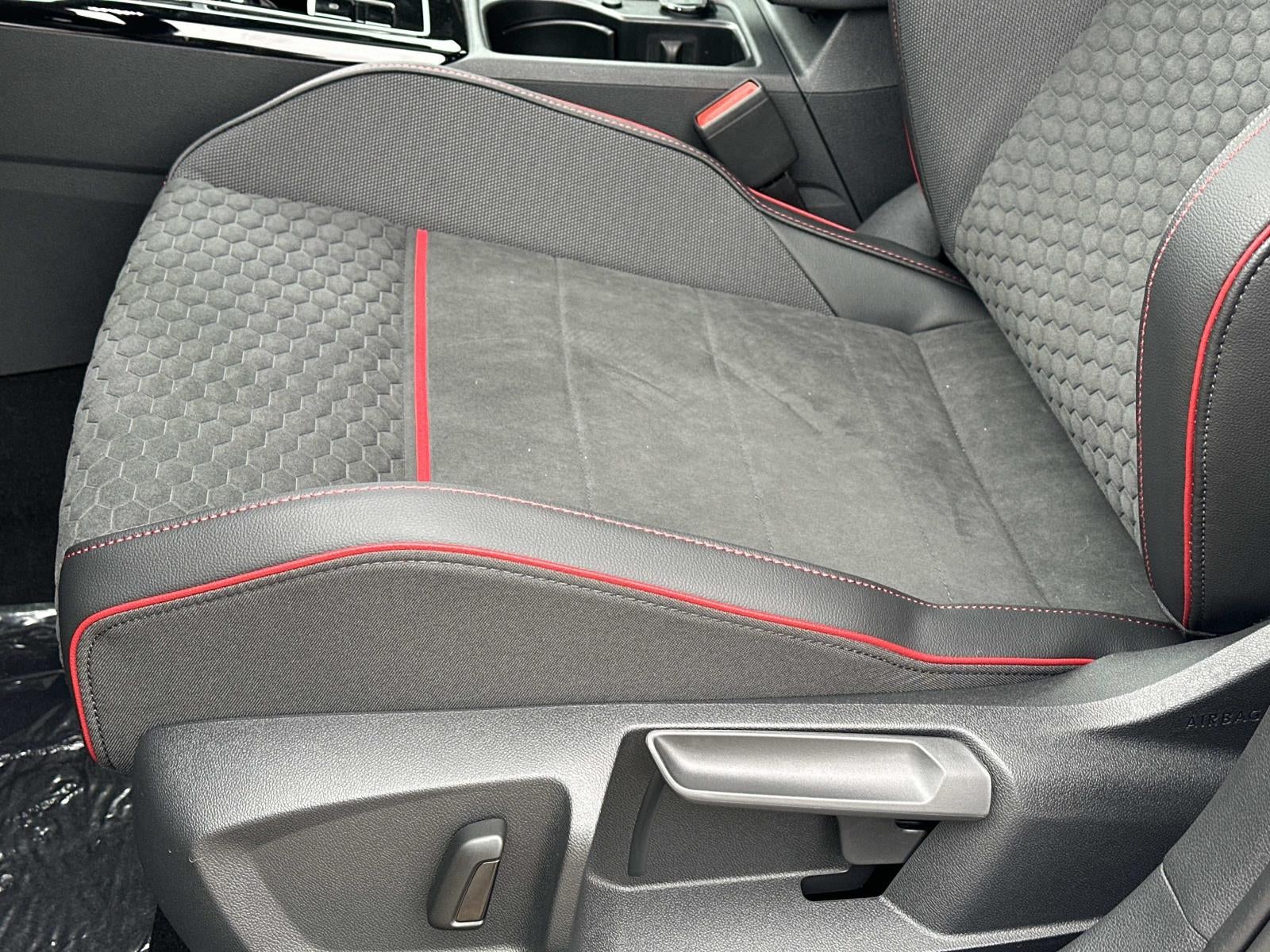 2026 Volkswagen Golf GTI 2.0T SE DSG