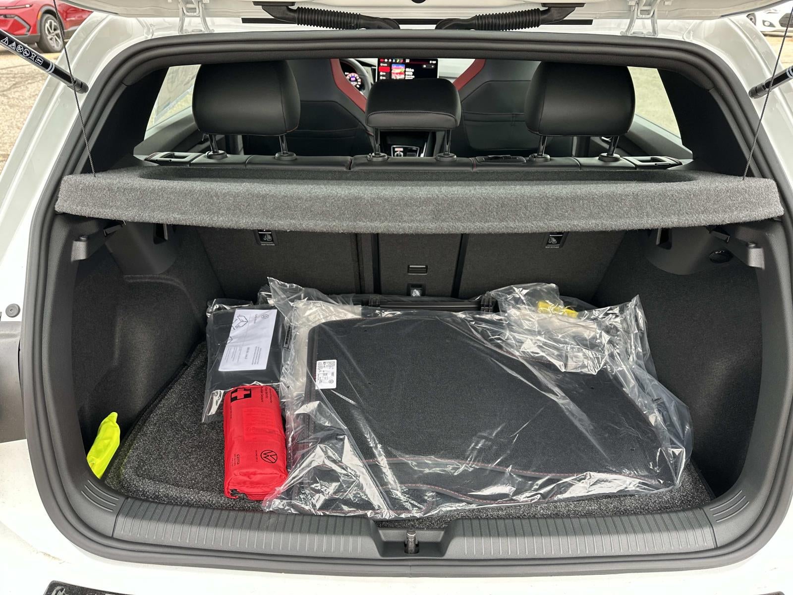 2026 Volkswagen Golf GTI 2.0T SE DSG