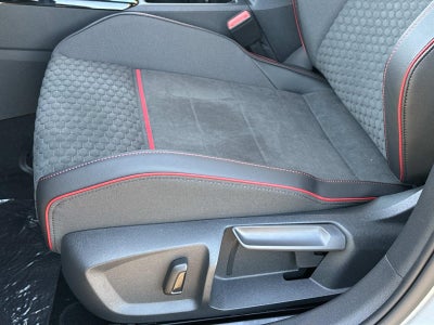 2026 Volkswagen Golf GTI 2.0T SE DSG