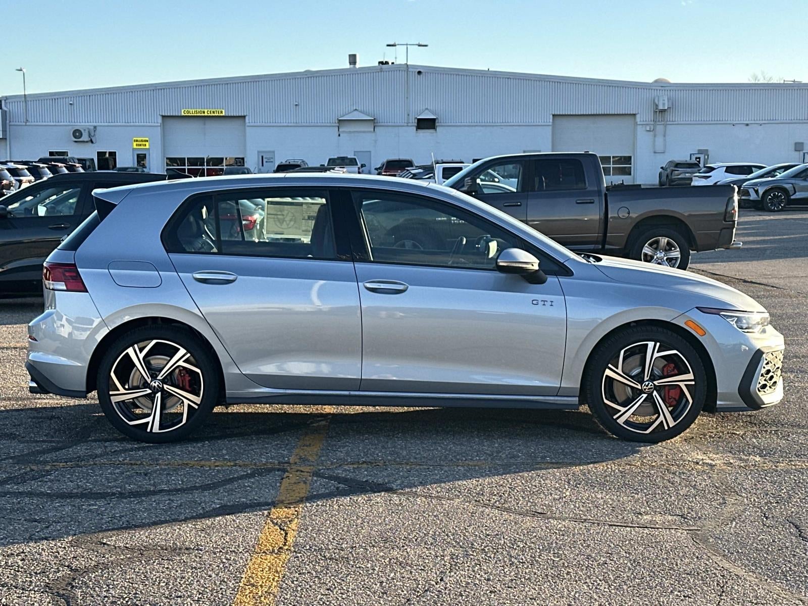 2026 Volkswagen Golf GTI 2.0T SE DSG